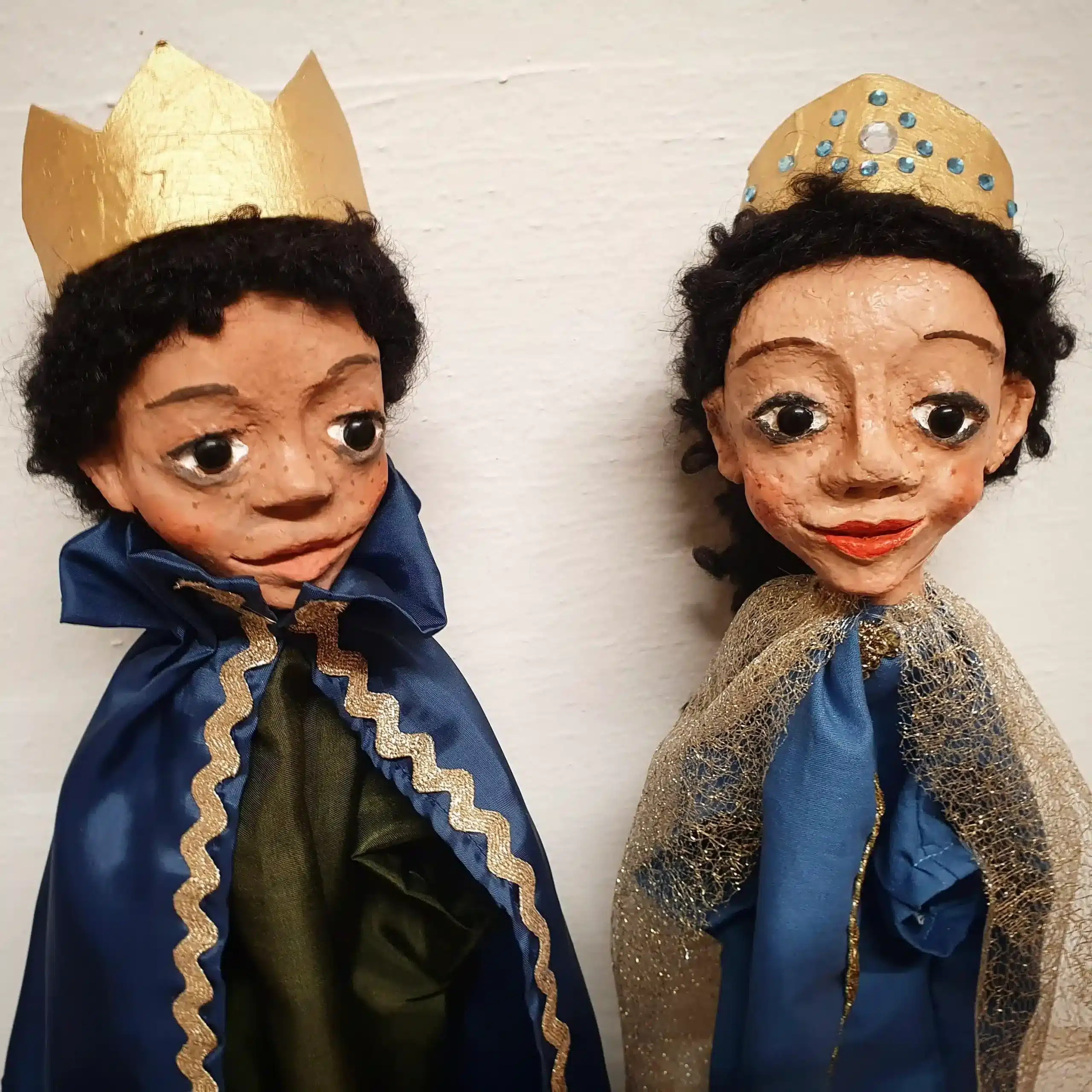 Zwei Handpuppen, Prinz und Prinzessin, Figurenspieltherapie